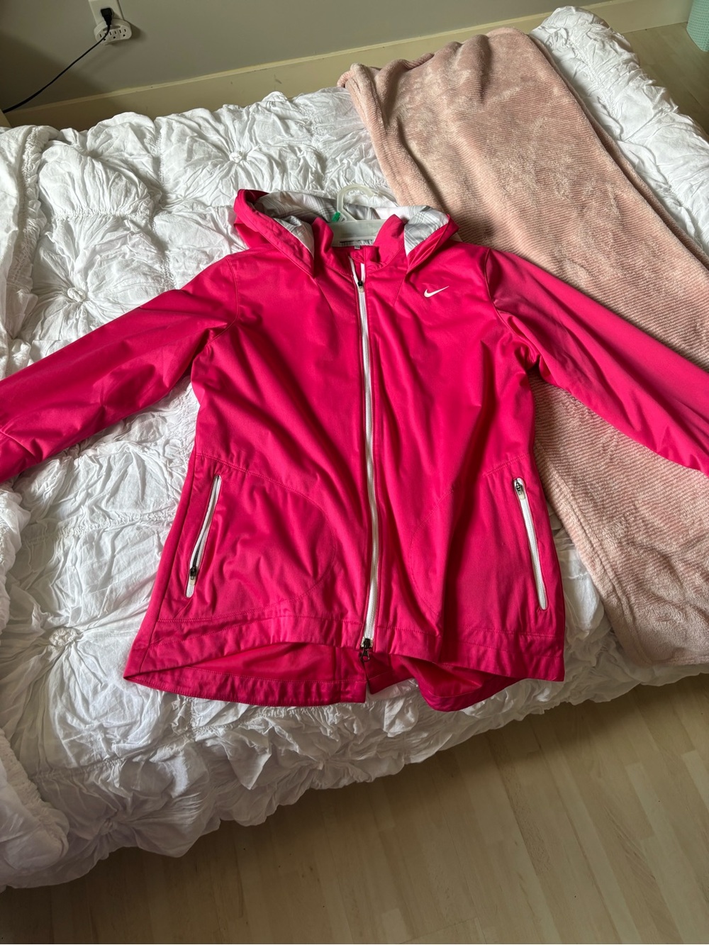 Nike Girls' Hot Pink Hooded golf windbreaker